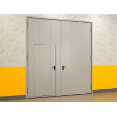 Распашные гаражные ворота из панелей с заполнением минеральной ватой